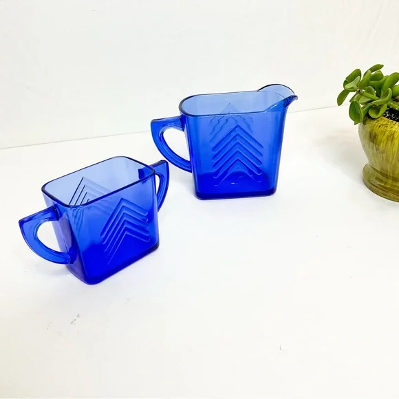 VINTAGE Cobalt Blue Depression Glass Creamer & Sugar Set Retro Art Deco - Picture 2 of 11